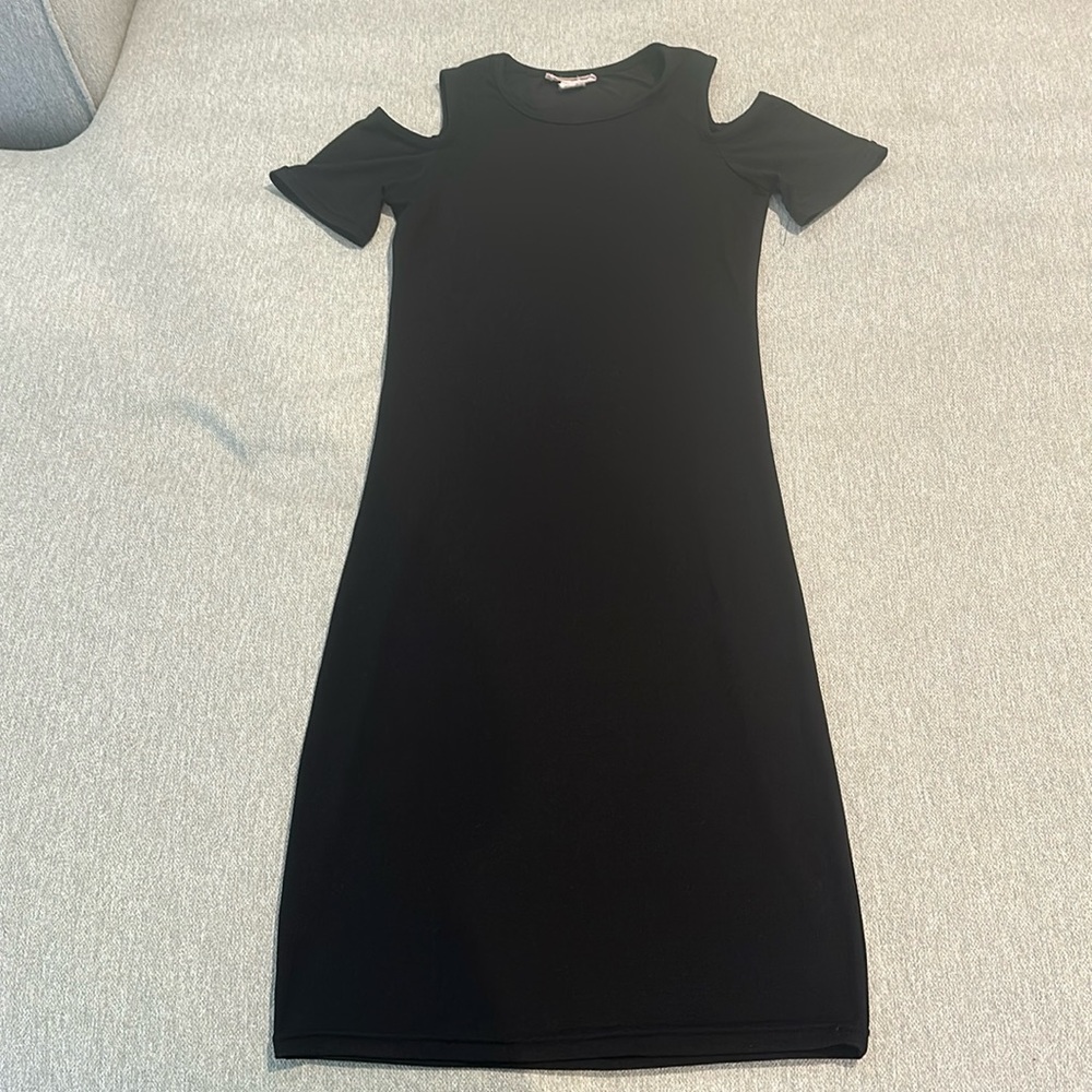 Capella Apparel Black Cold Shoulder Mini Bodycon Black Dress